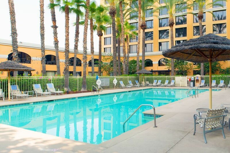 Гостиница Delta Hotels by Marriott Anaheim Garden Grove в Гарден Грове
