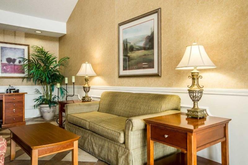 Фото Quality Inn LaGrange