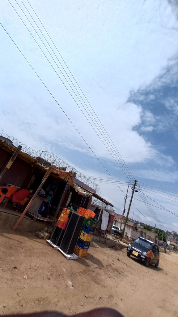 Second-hand shop Drinking Spot, Earth, photo