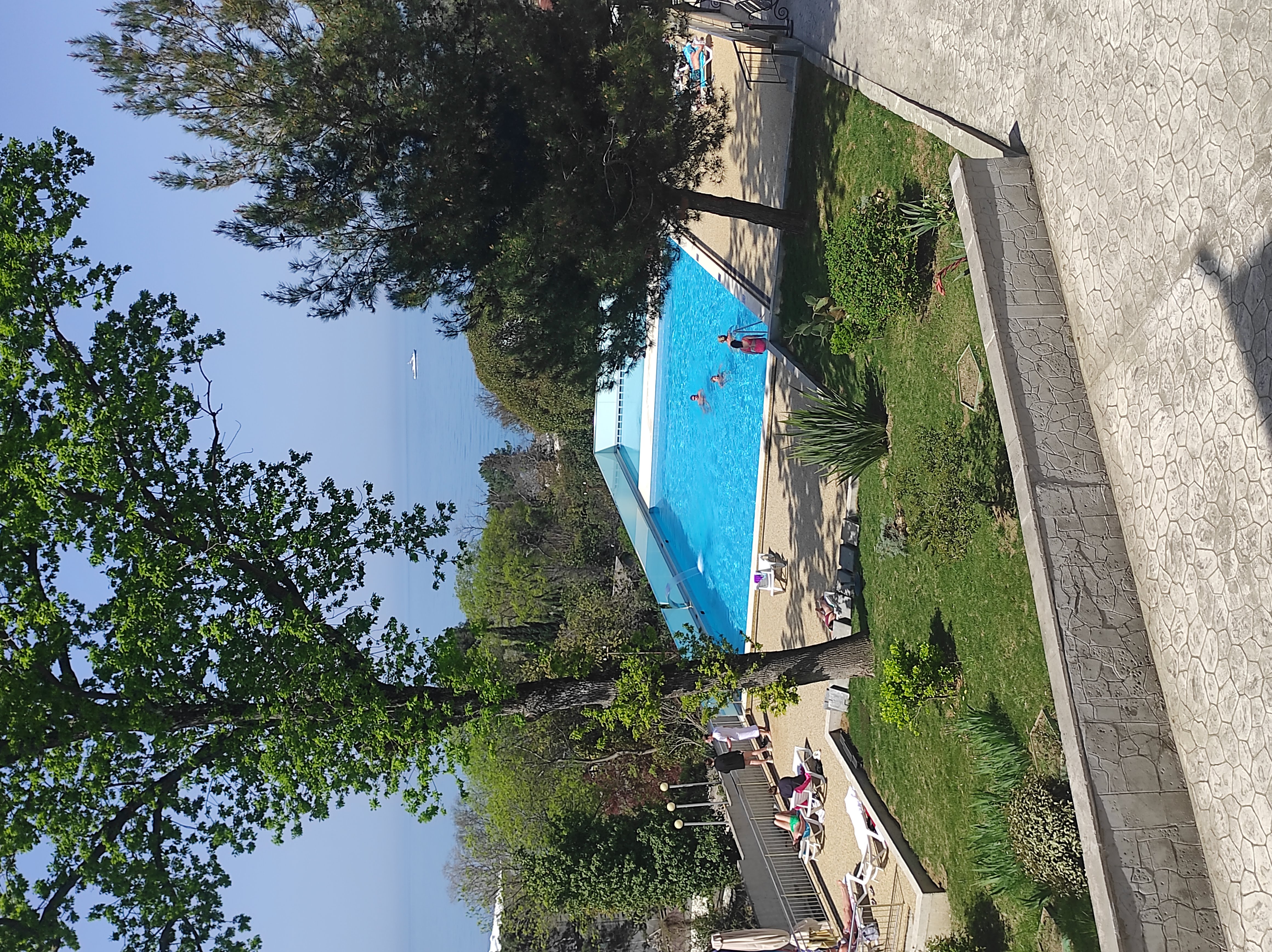 Фото Ларимар