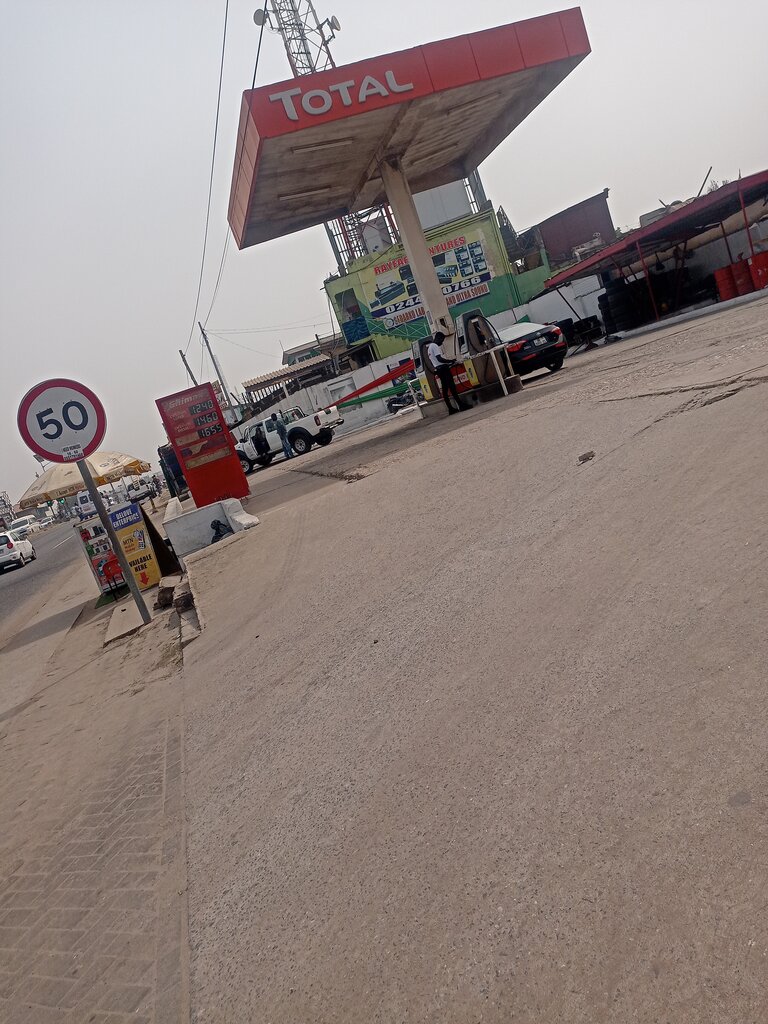 Gas station Total Service Station, Accra, photo