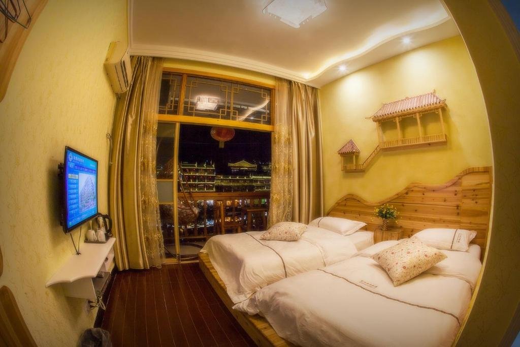 Фото Fenghuang Jinshui'an Inn