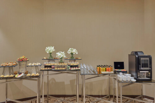 Гостиница Crowne Plaza Riyadh Palace в Эр-Рияде