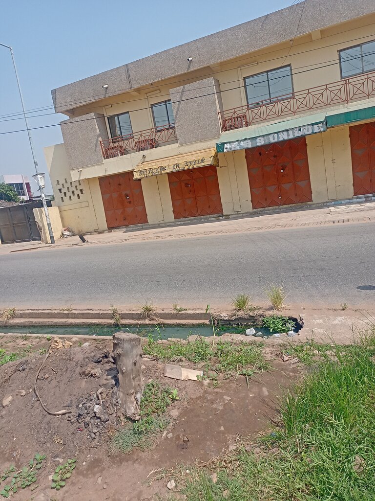 Clothing store Stitches In Style, Accra, photo