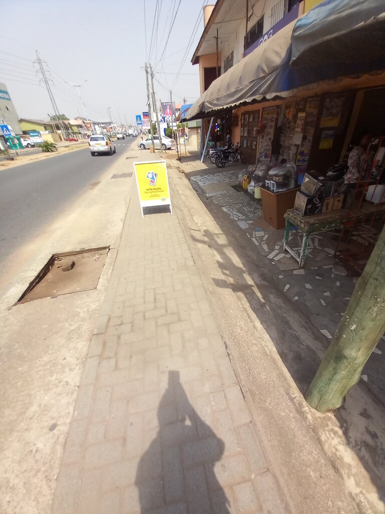 Money transfers Mtn Mobile Money, Accra, photo