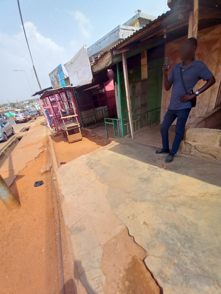 Tailor Adom fashion design, Accra, photo