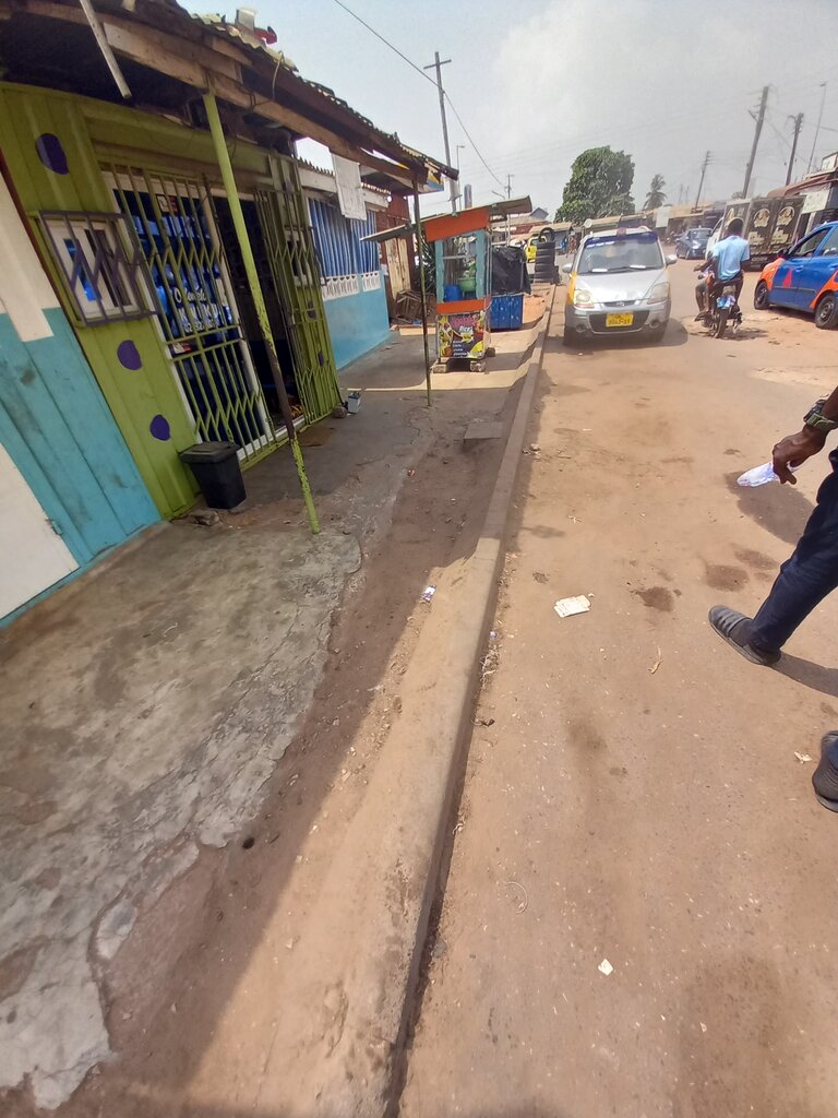 Barber shop Odeheko, Accra, photo