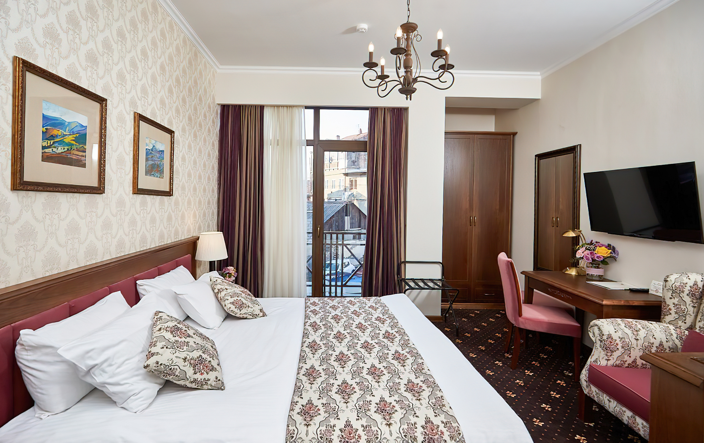 Фото Tbilisi Laerton Hotel