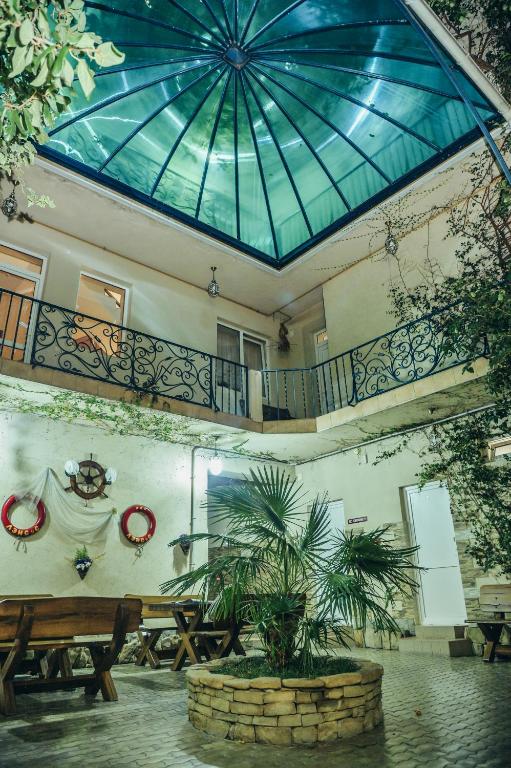 Фото Лэнсис