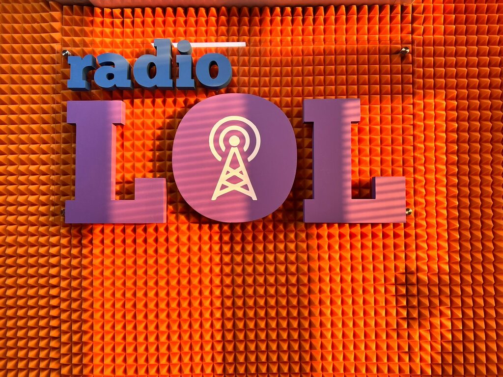 التعليم الإضافي School of radio and television Na Shabolovke ، موسكو، صورة
