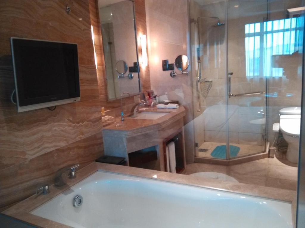 Фото Kunshan Yizui Crown Hotel