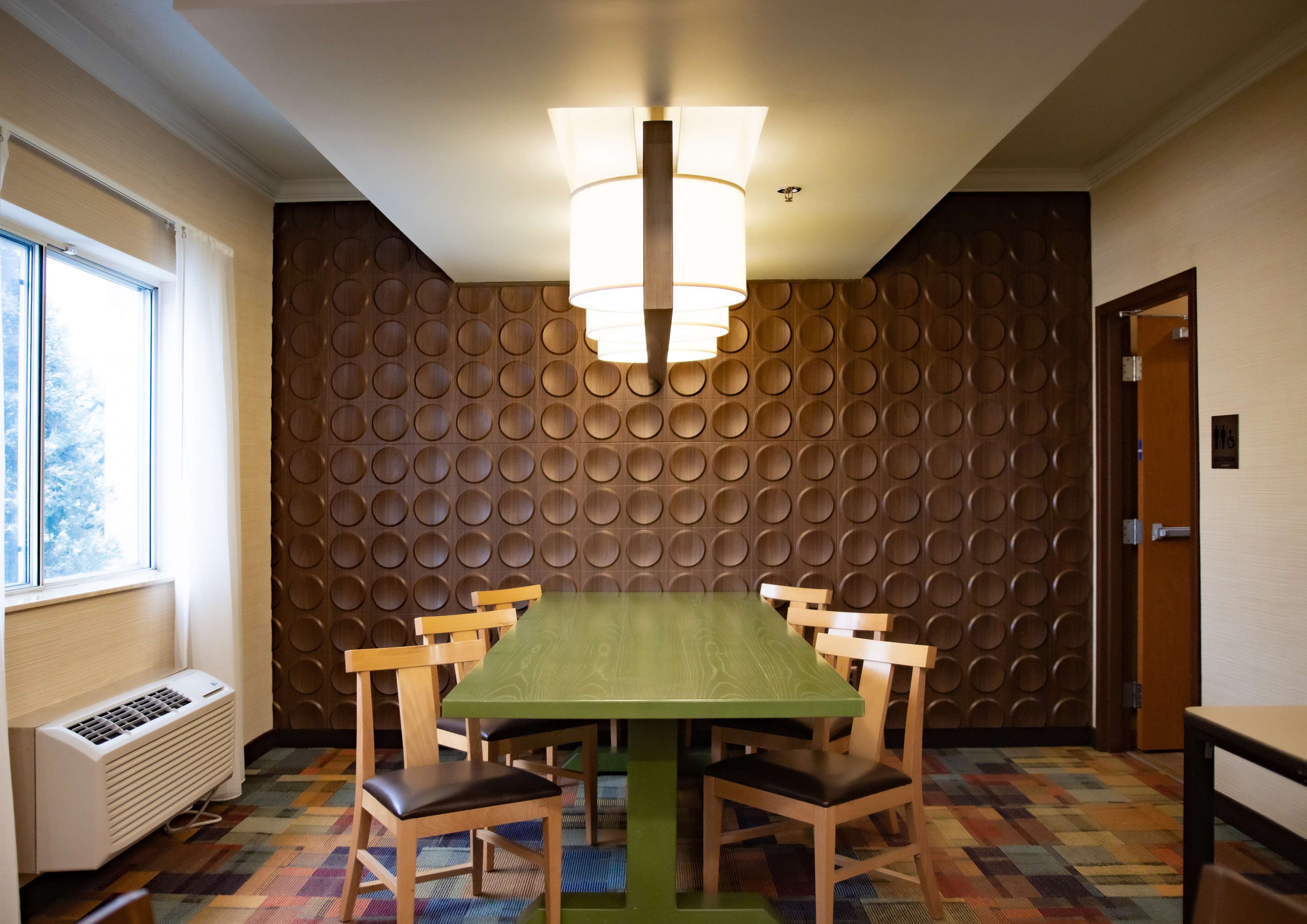 Фото SureStay Plus Hotel by Best Western Minot