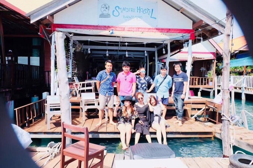 Фото Sincere Guest House & Restaurant - Hostel