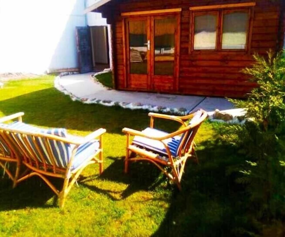 Фото Escuela de Surf y Hostel Baldaio