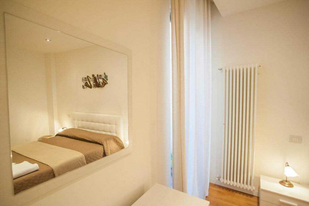 Фото Arena by side