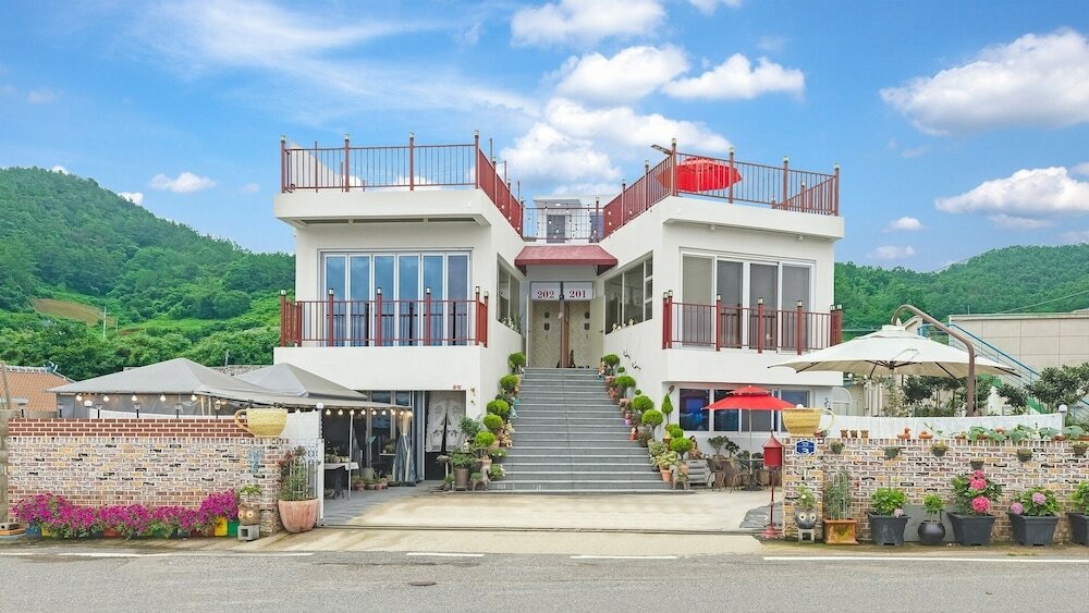 Фото Yeosu Mogwa Pension