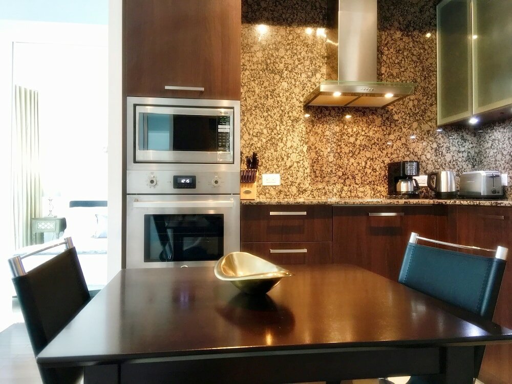 Фото To Stays - York and Lakeshore