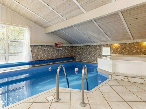 Гостиница 10 Person Holiday Home in Humble