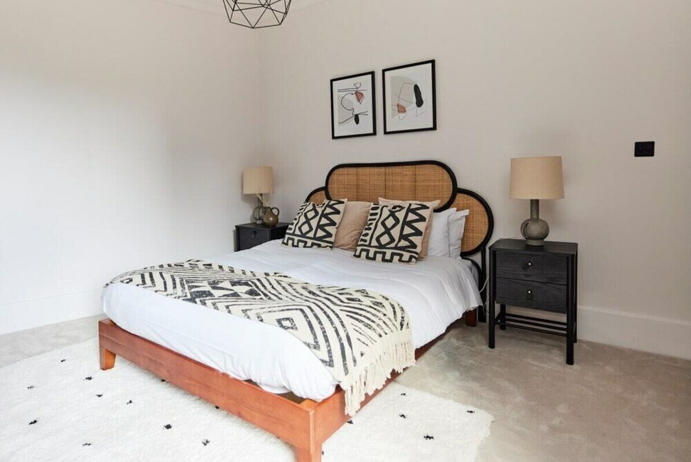 Фото The Elmfield Road Wonder - Dazzling 2bdr Flat