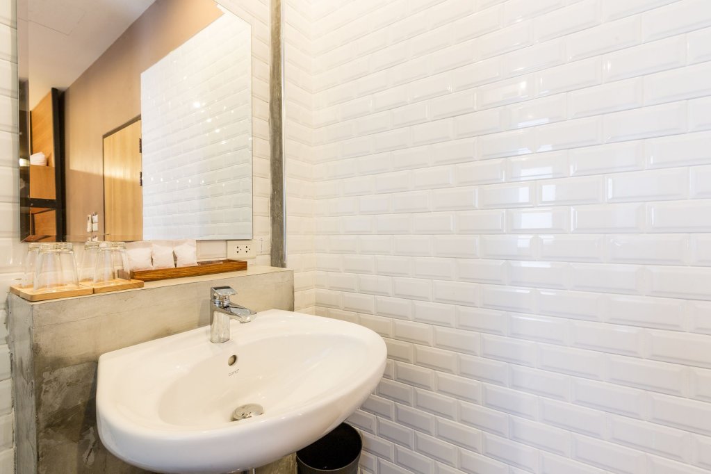 Фото Srisuksant Square