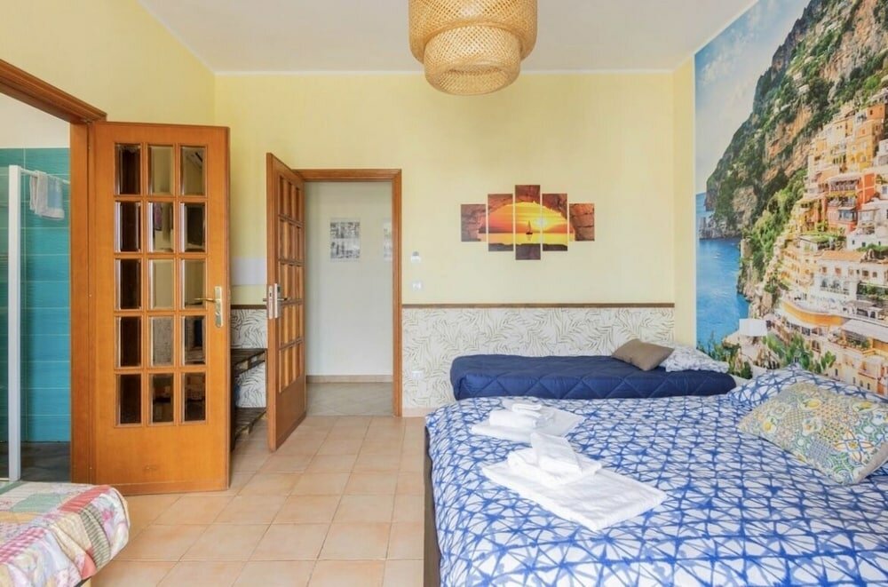 Фото Pompei Window