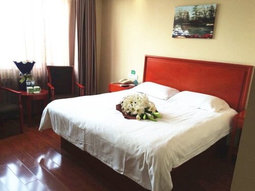 Гостиница GreenTree Inn Jinan Gaoxin District Suncun New District Express Hotel