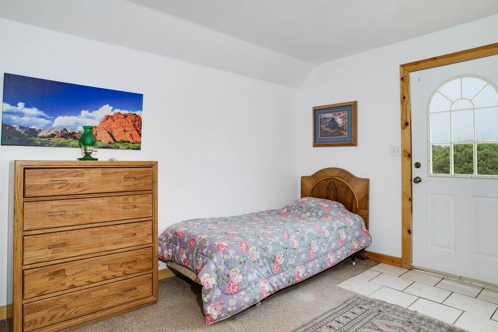 Фото Hacienda Roja - The Cedars № 7 at Wind Walker Homestead