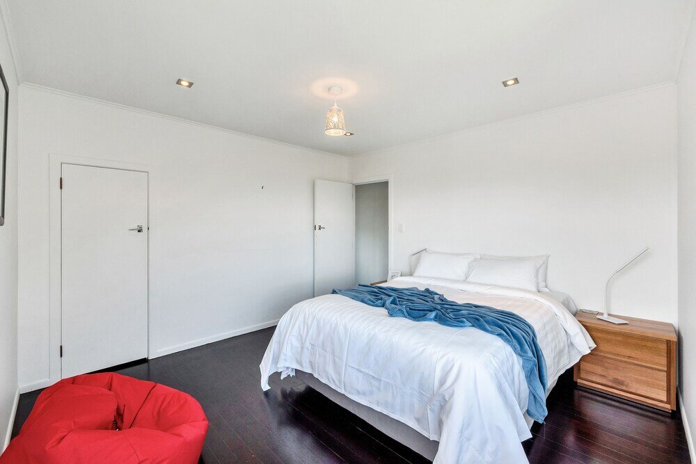 Фото Bright Airy & Spacious 3 Br Home