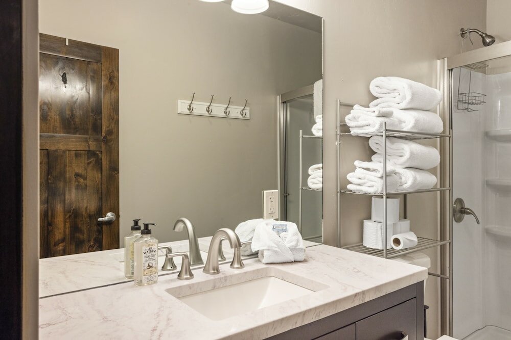 Фото The Yellowstone Hideaway Unit A