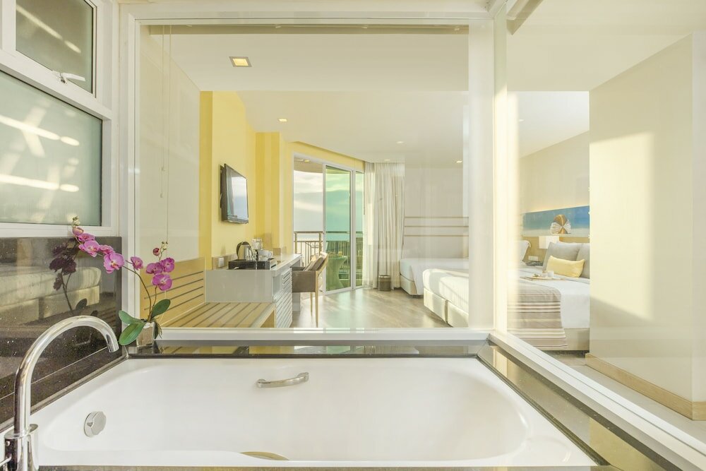 Фото Pattaya Sea View Hotel