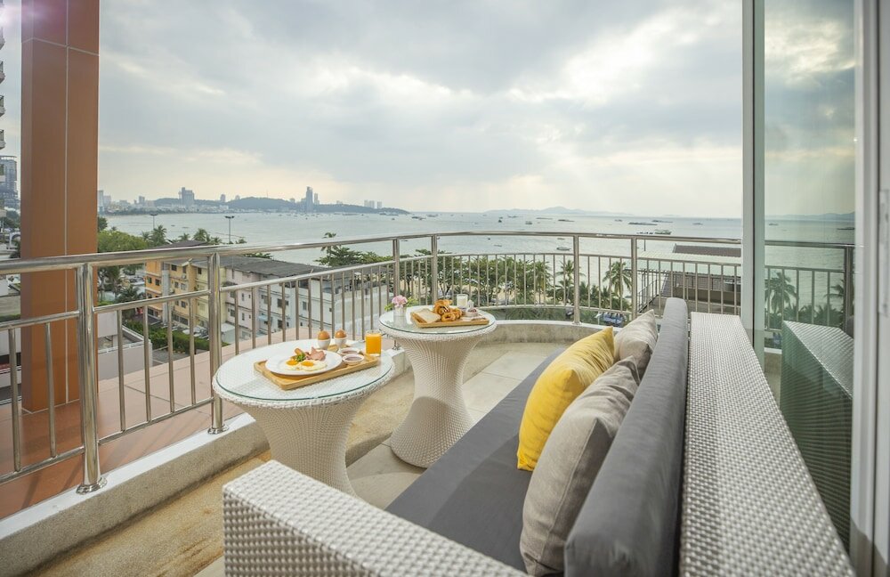 Фото Pattaya Sea View Hotel