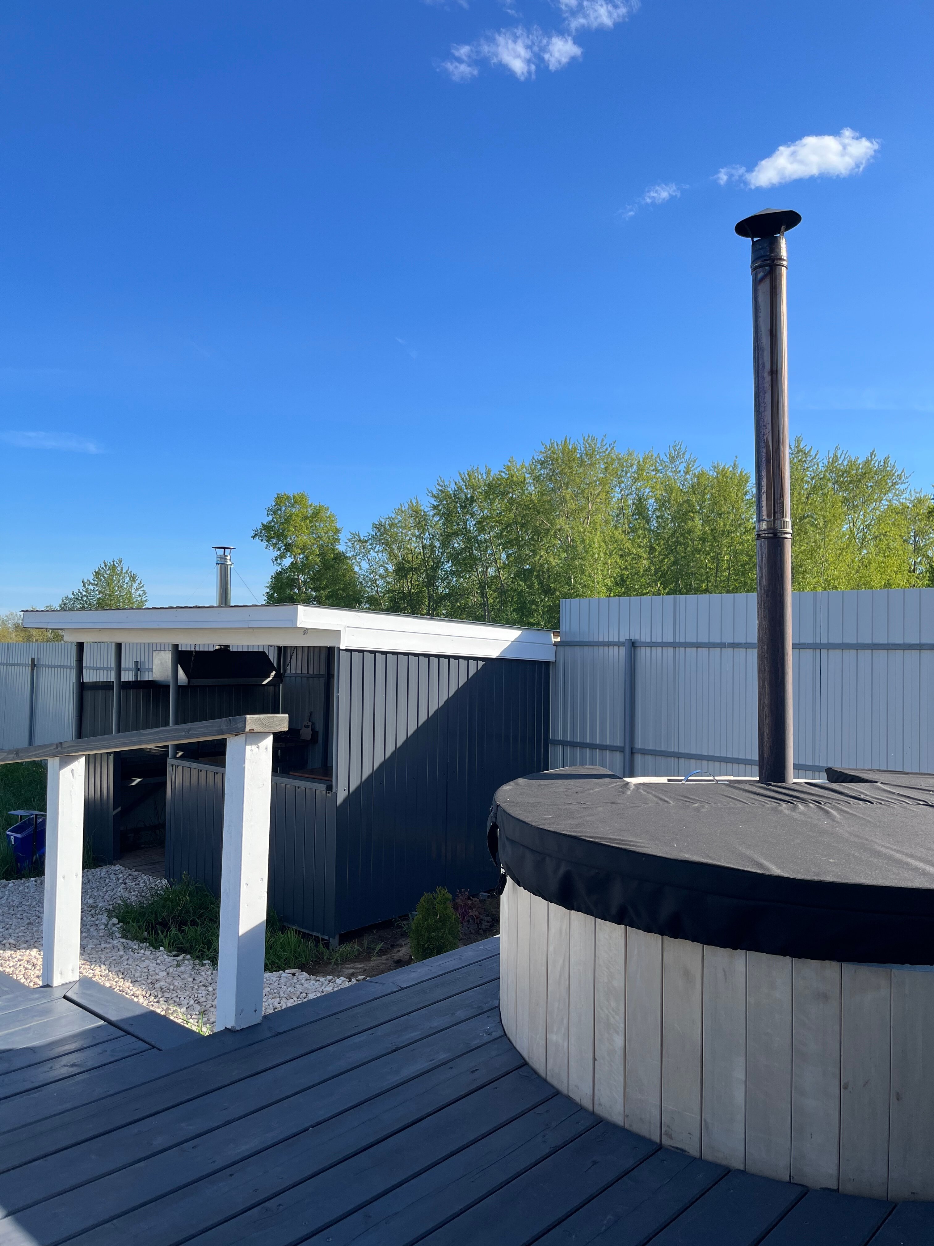 Фото White glamp