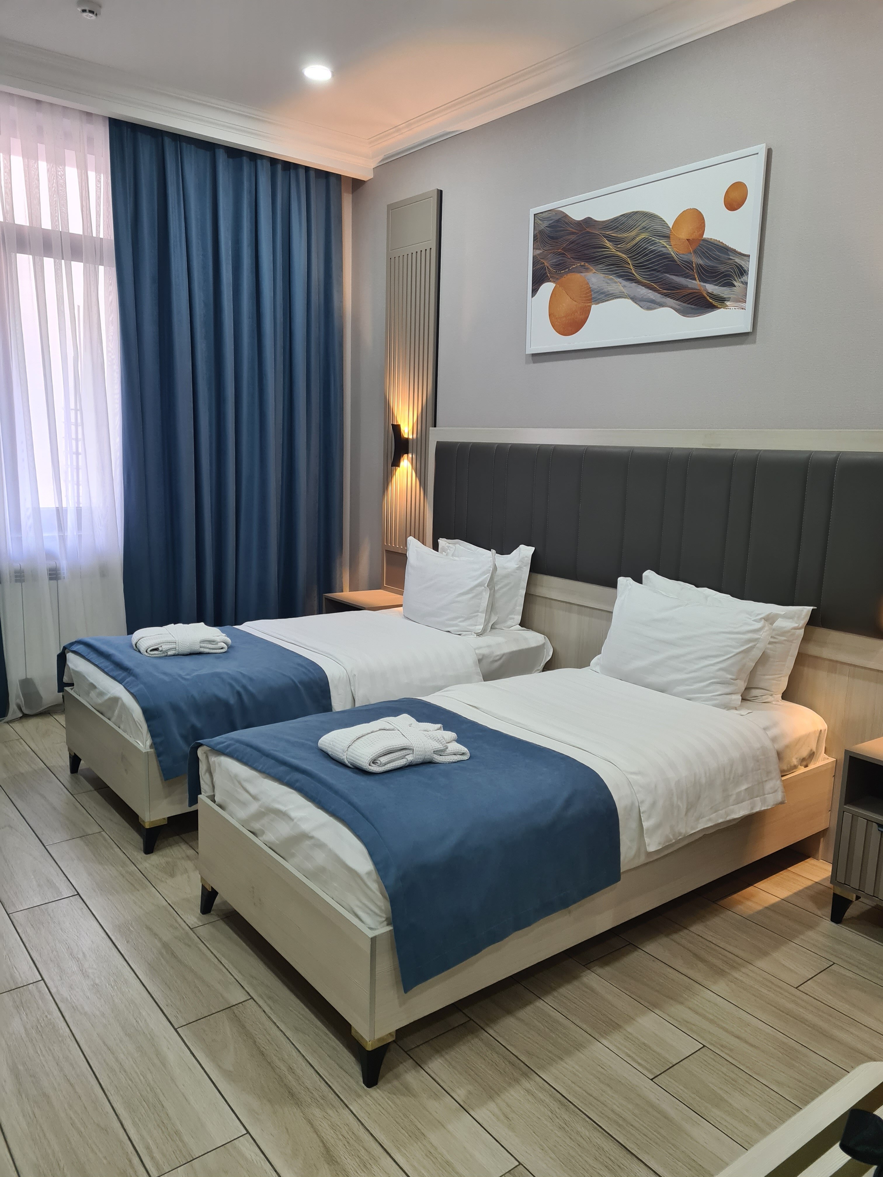 Фото отеля 2