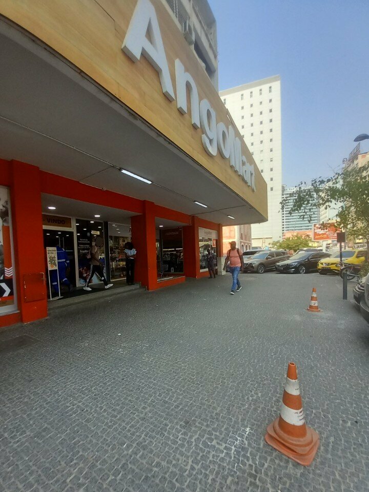 Supermarket AngoMart, Loanda, photo