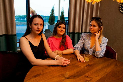 Kirish joylarida shaxsiy fotosuratlar