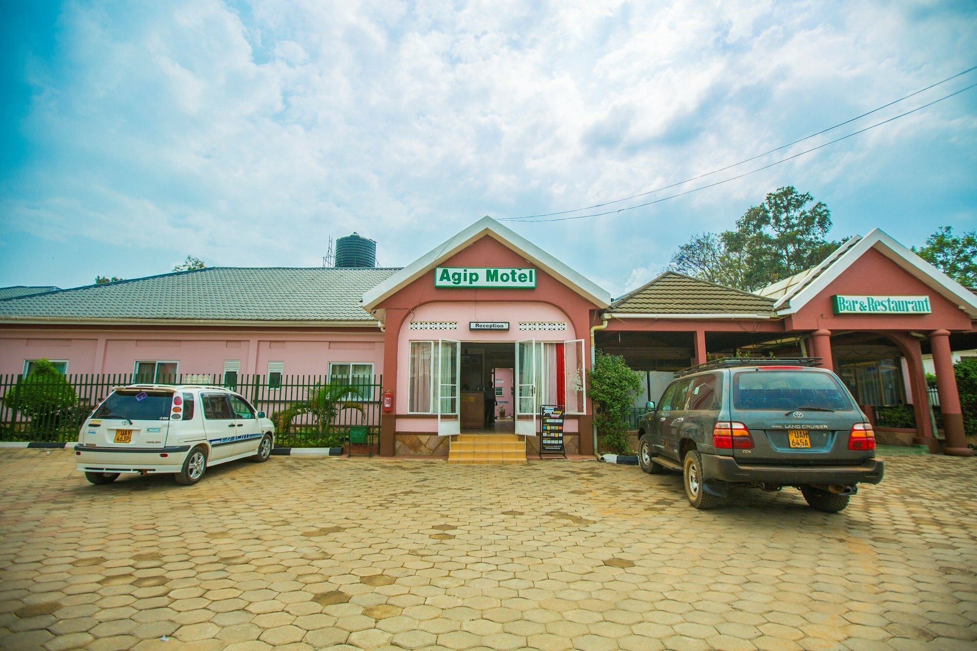 Фото отеля 2