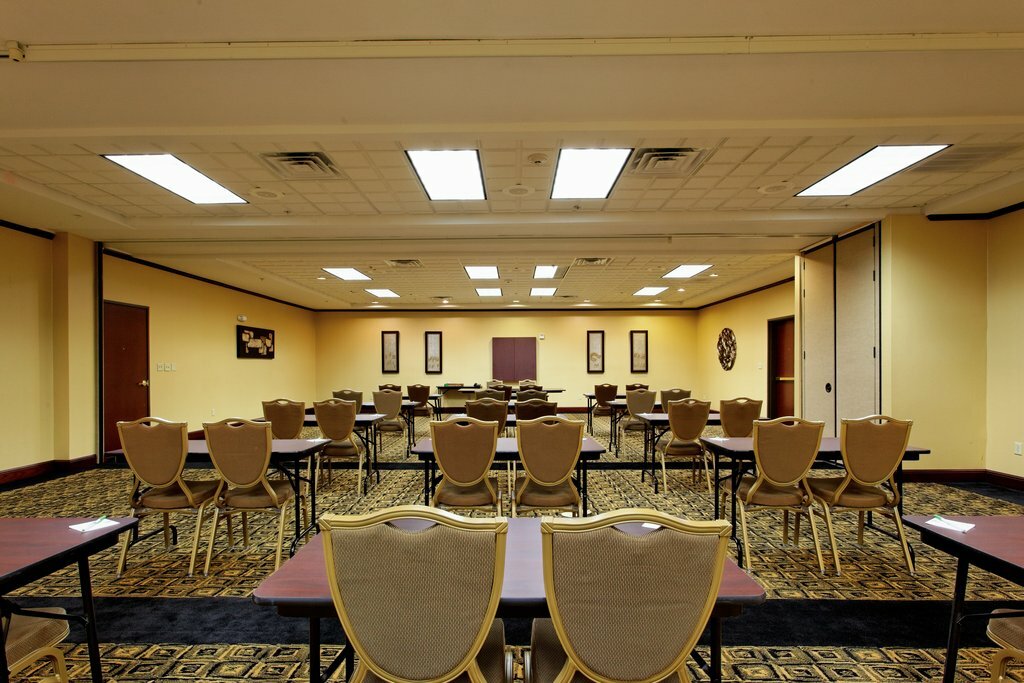 Фото Holiday Inn Odessa