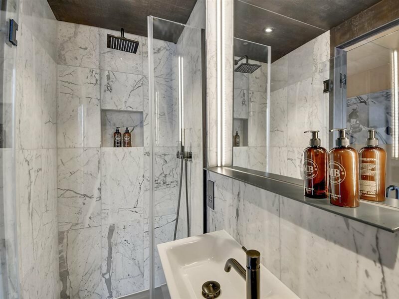 Фото StowAway Waterloo