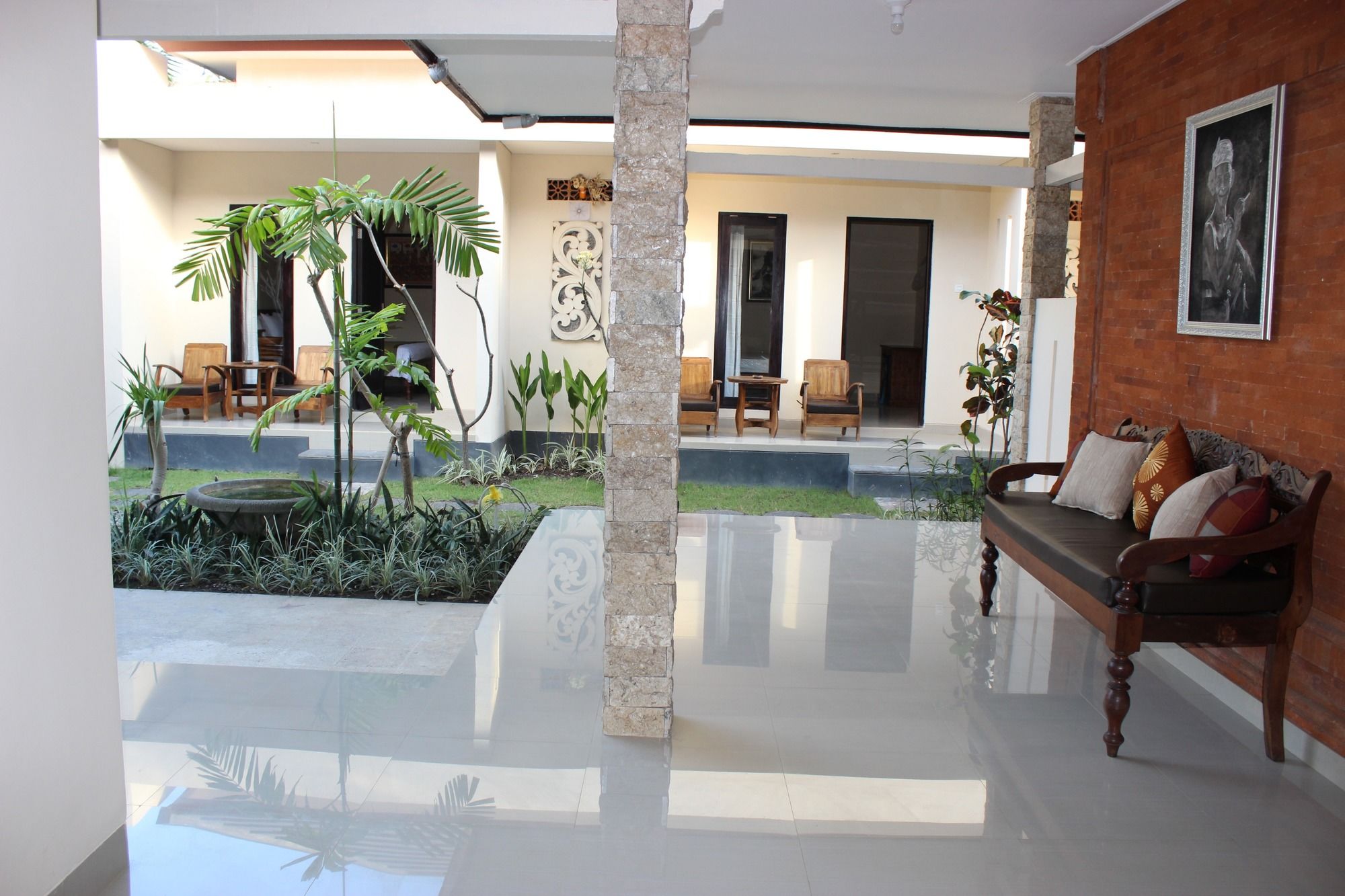 Фото Blanjong Home Stay