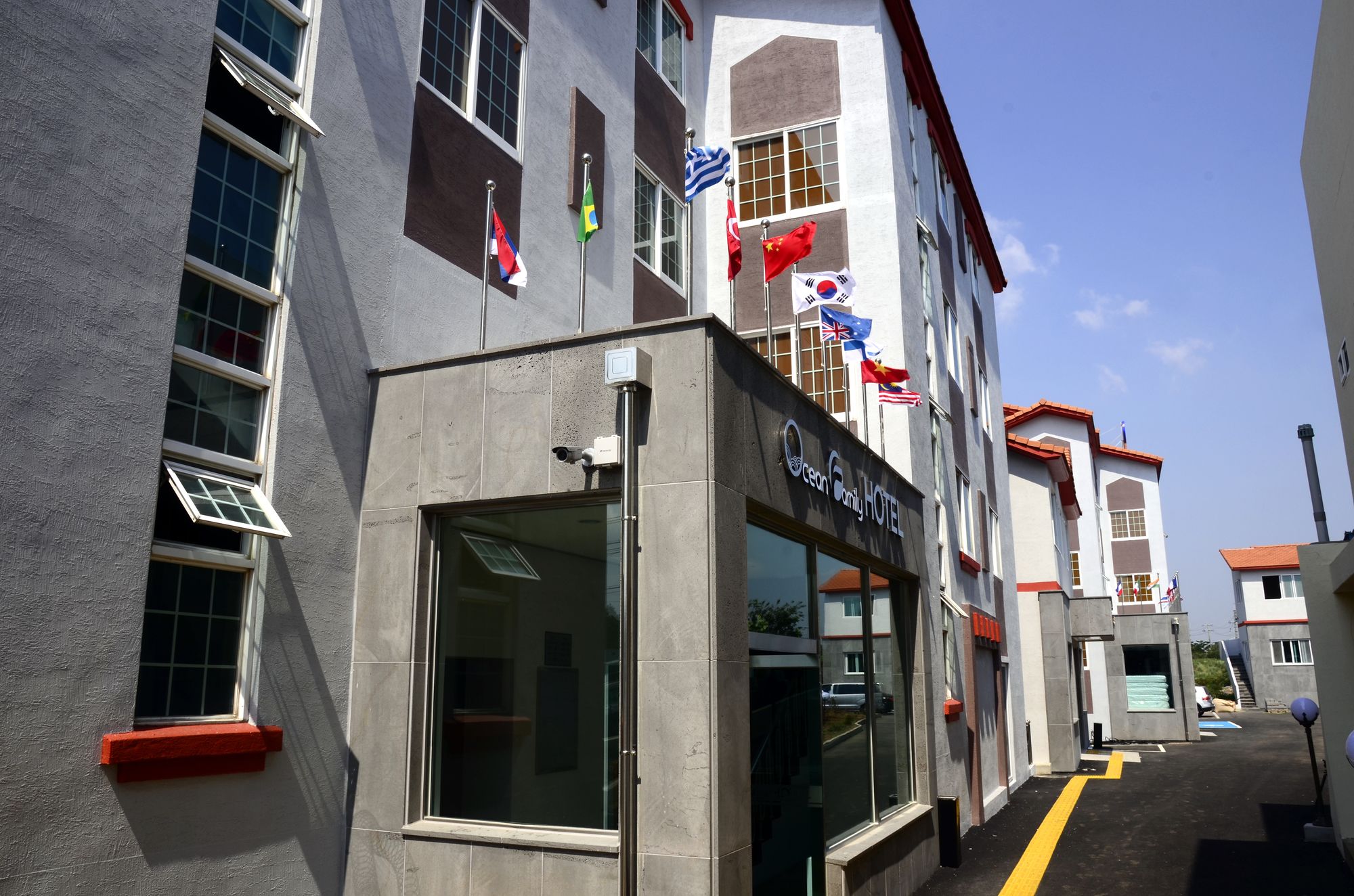 Фото Jeju Ocean Family Hotel