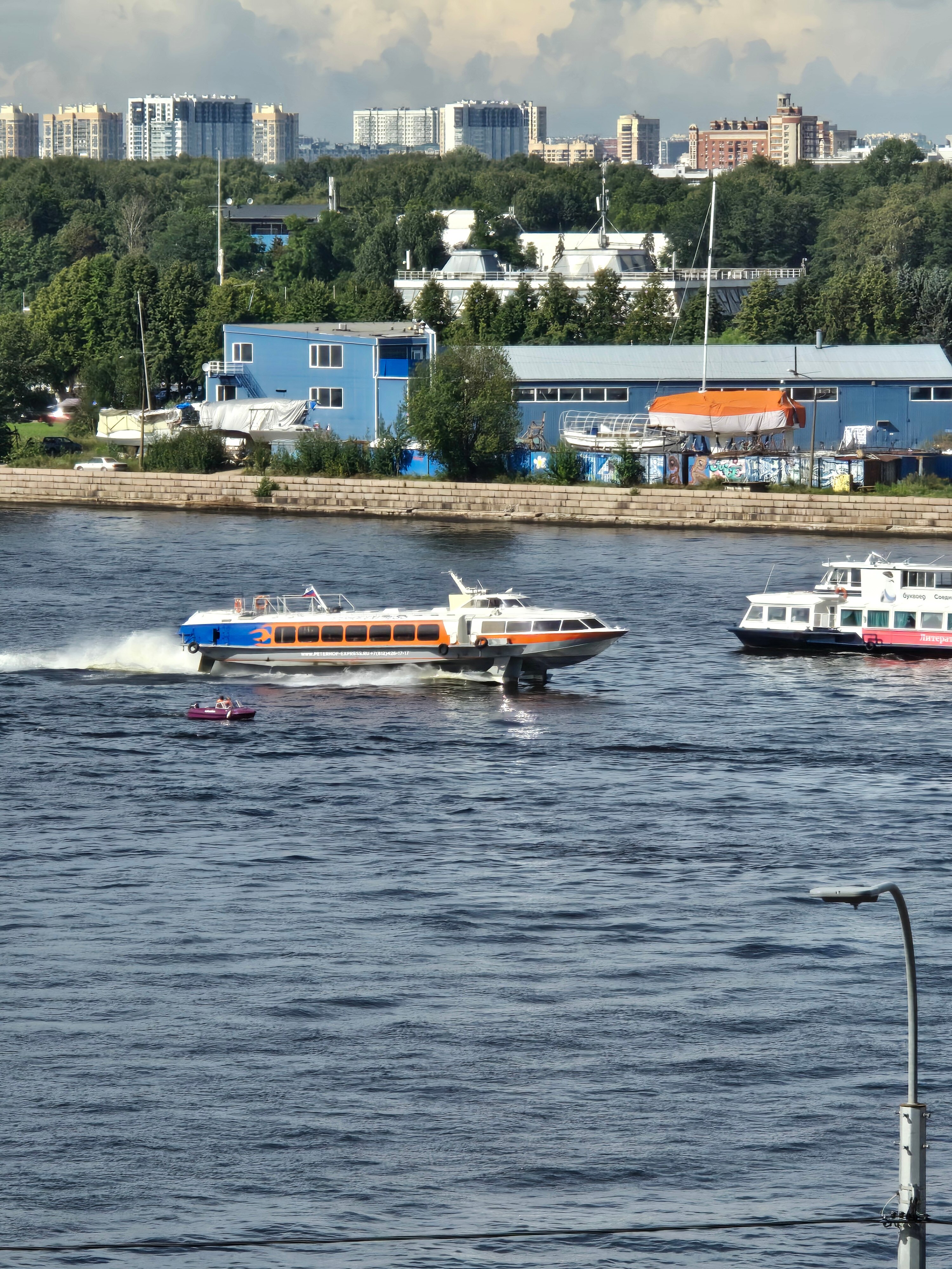 Фото Docklands aparthotel