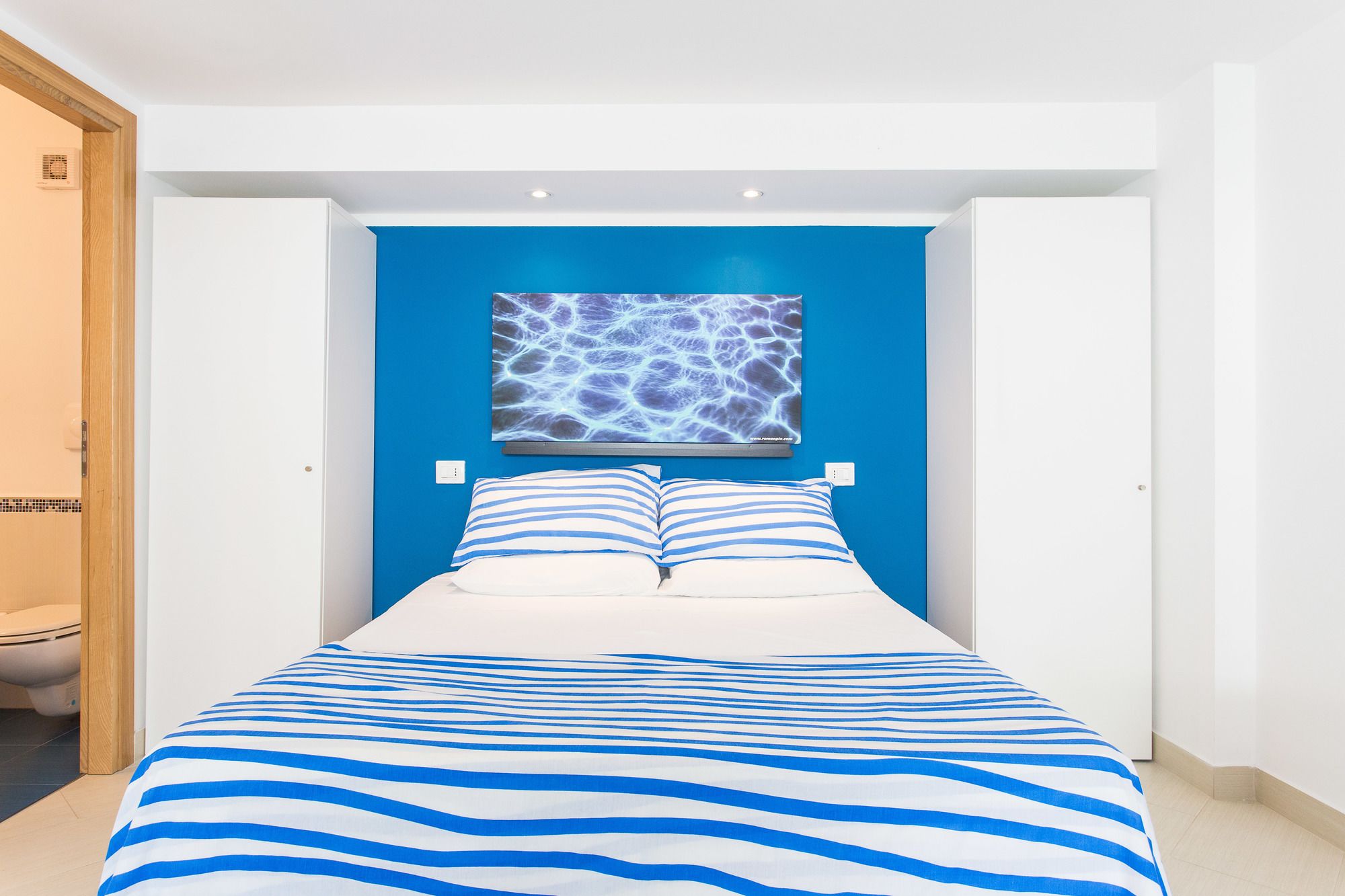 Фото Mondello Suites