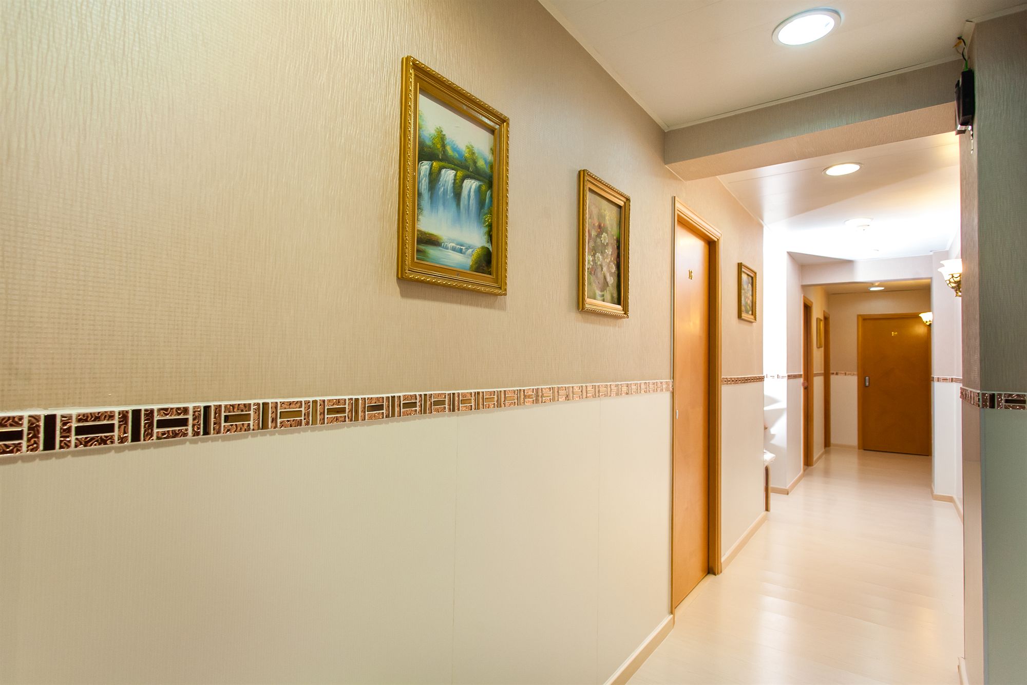 Фото Vincent Hill Guesthouse