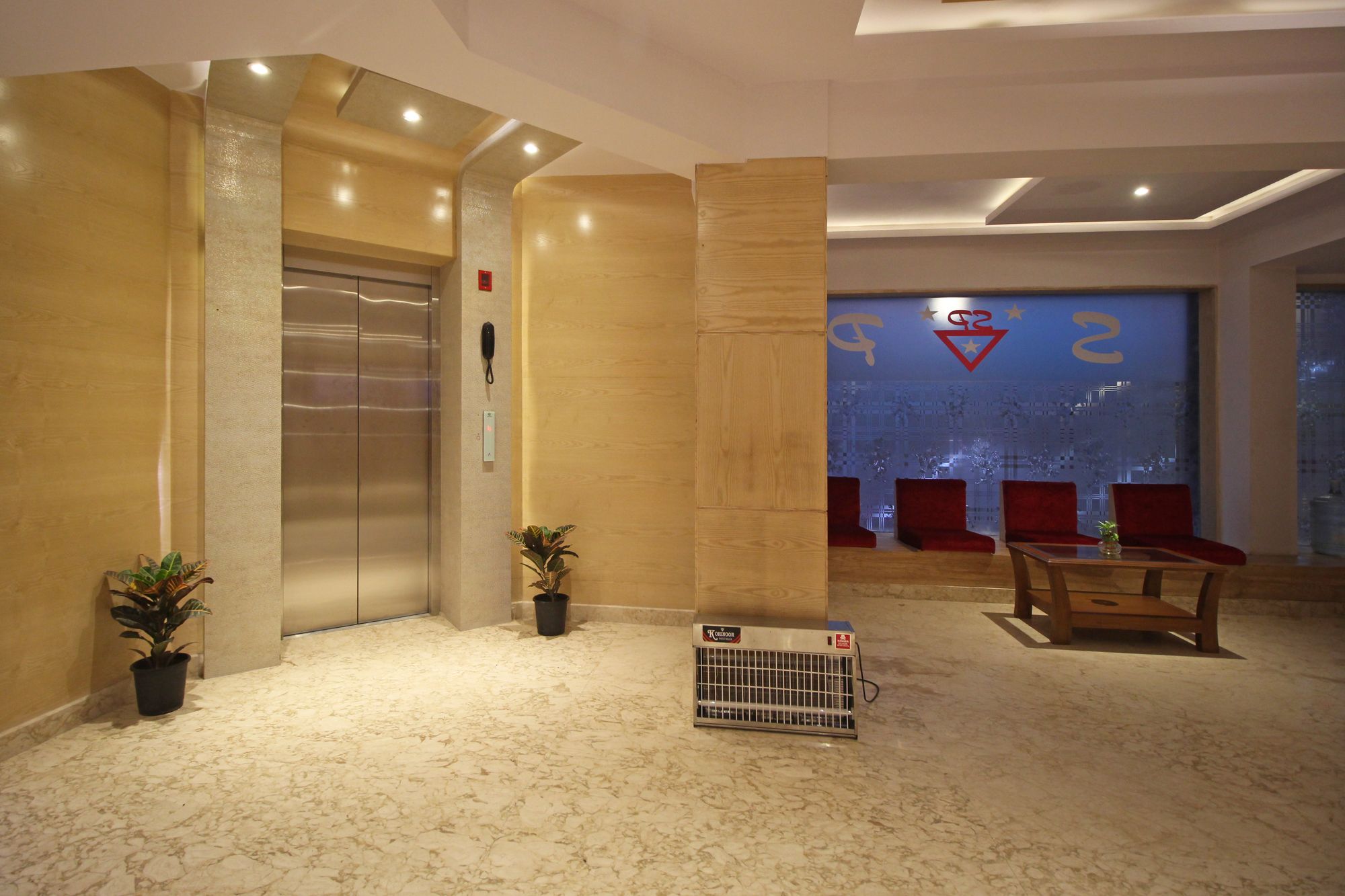 Фото The Shanti Plaza