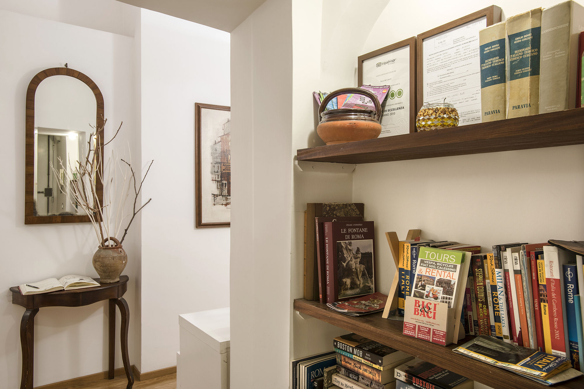Фото Arco del Lauro Bed & Breakfast