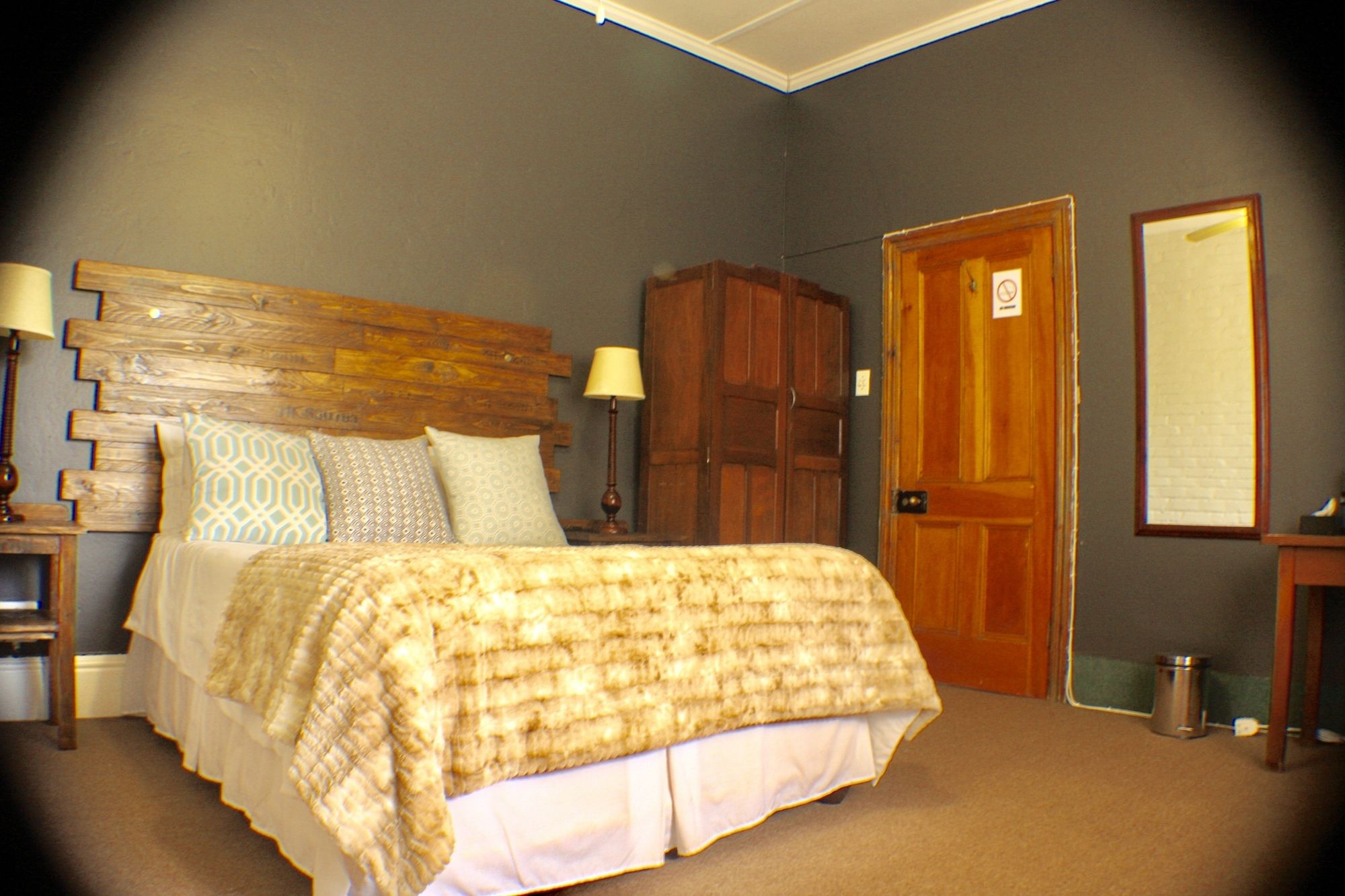 Фото Selborne Bed and Breakfast
