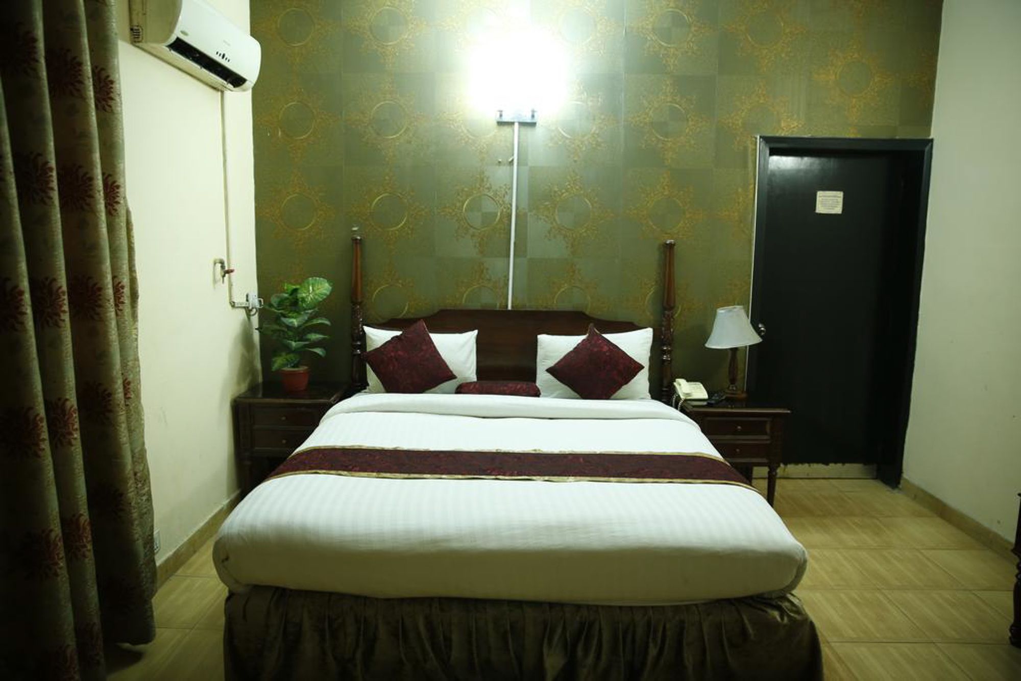 Фото Mall View Hotel