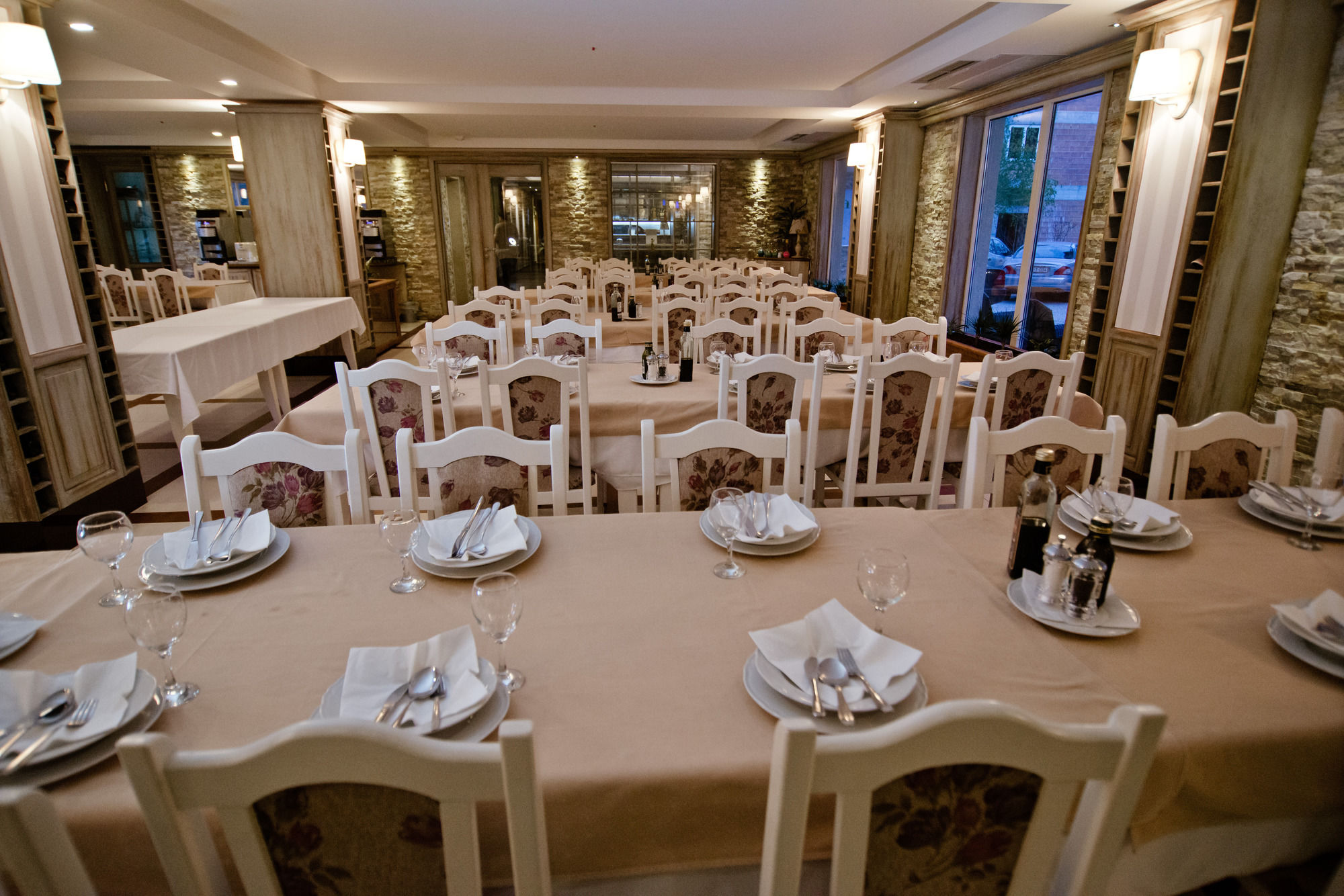 Фото Wine Hotel Cesarica