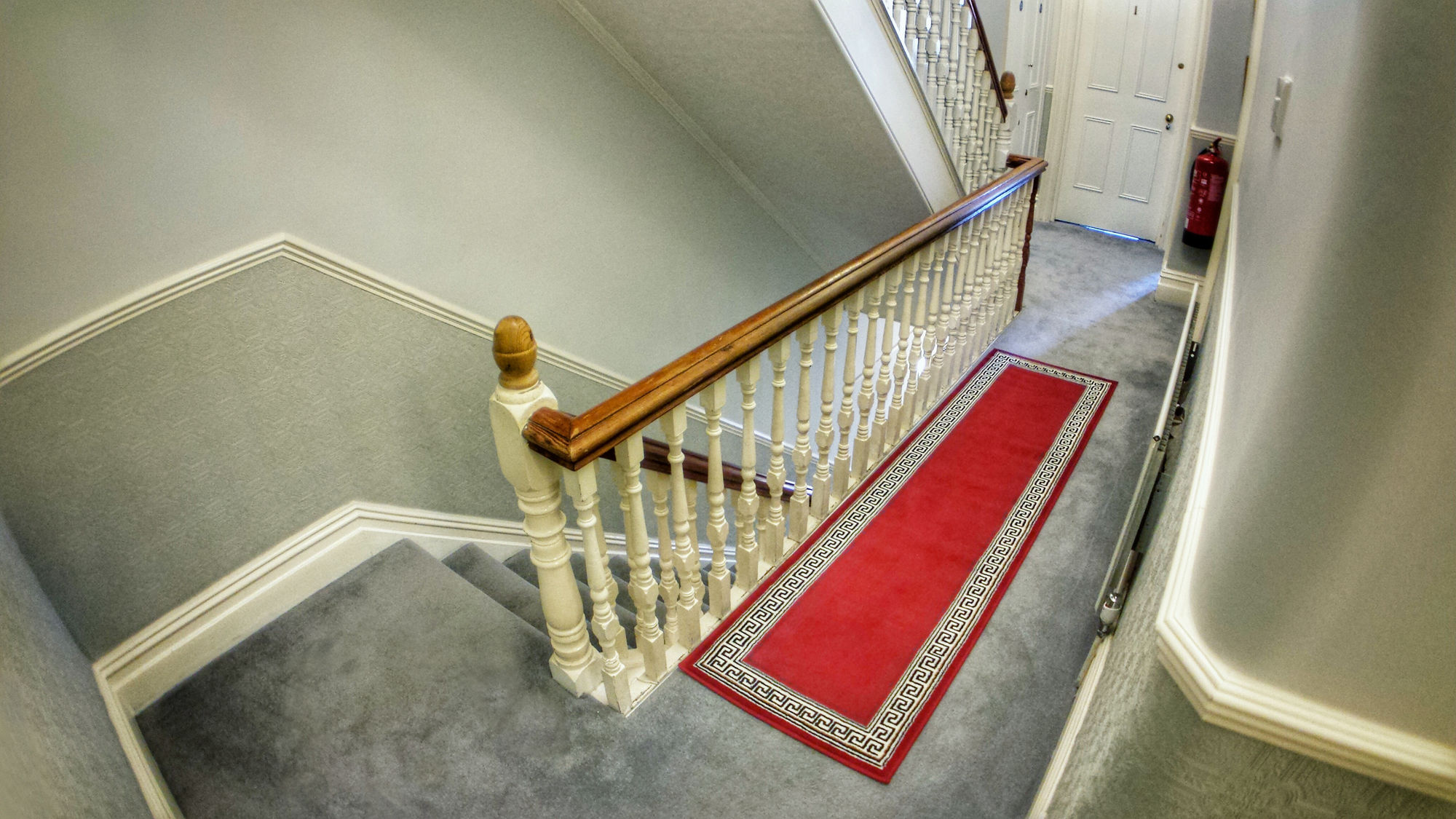 Фото The Ravensbourne Hotel