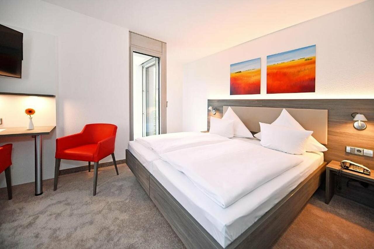 Фото 143120973296